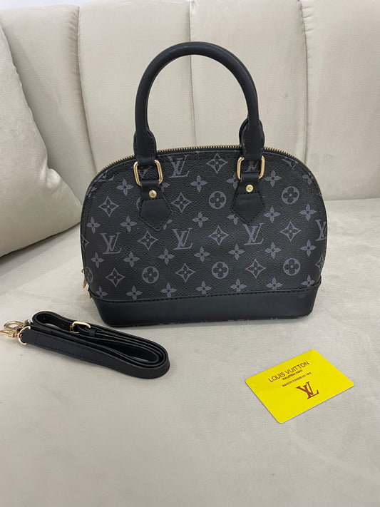 Louis Vuitton- Bolso Mediano Negro