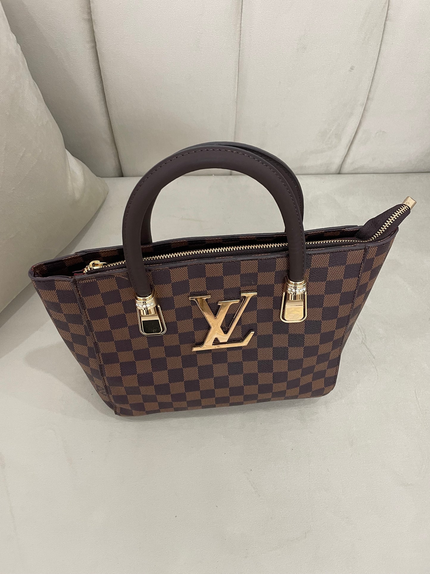 Louis Vuitton- Bolso Grande LV