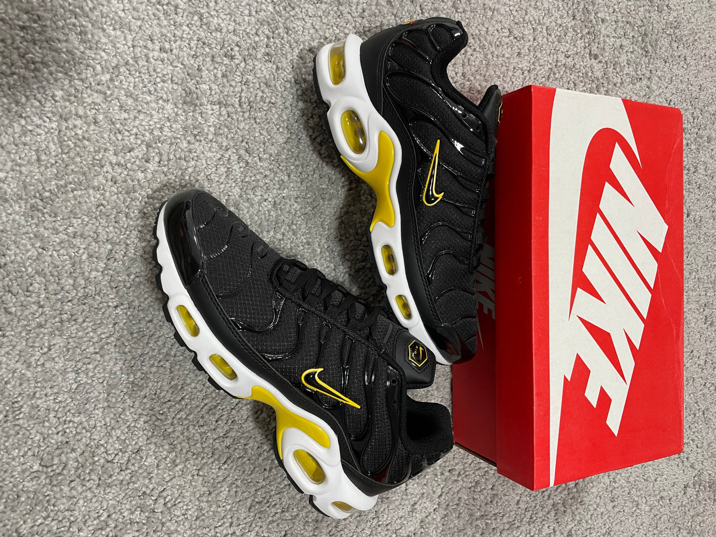 Nike Air Max TN - Negro/Amarillo