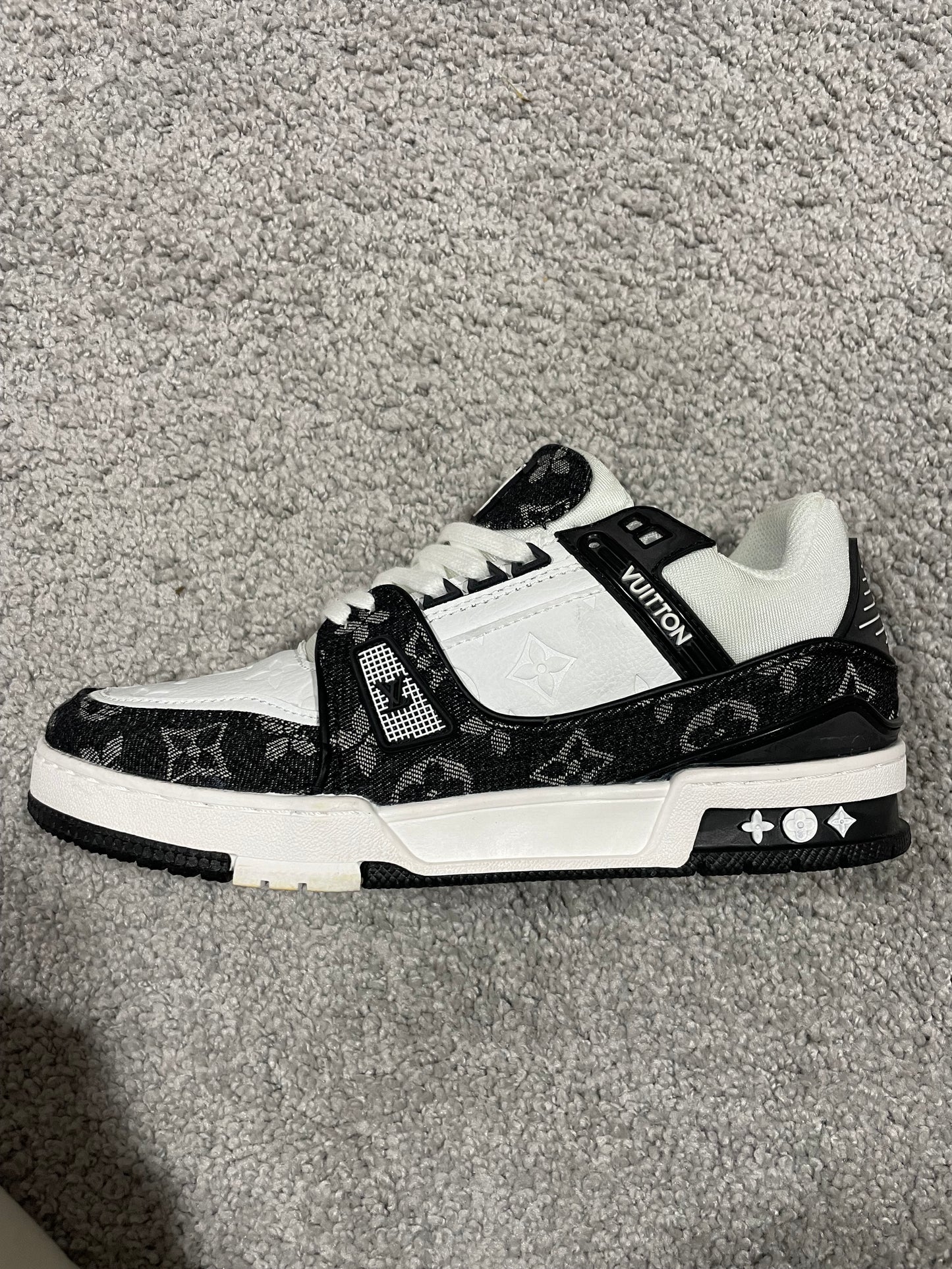 Louis Vuitton Trainer - Blanco/Negro